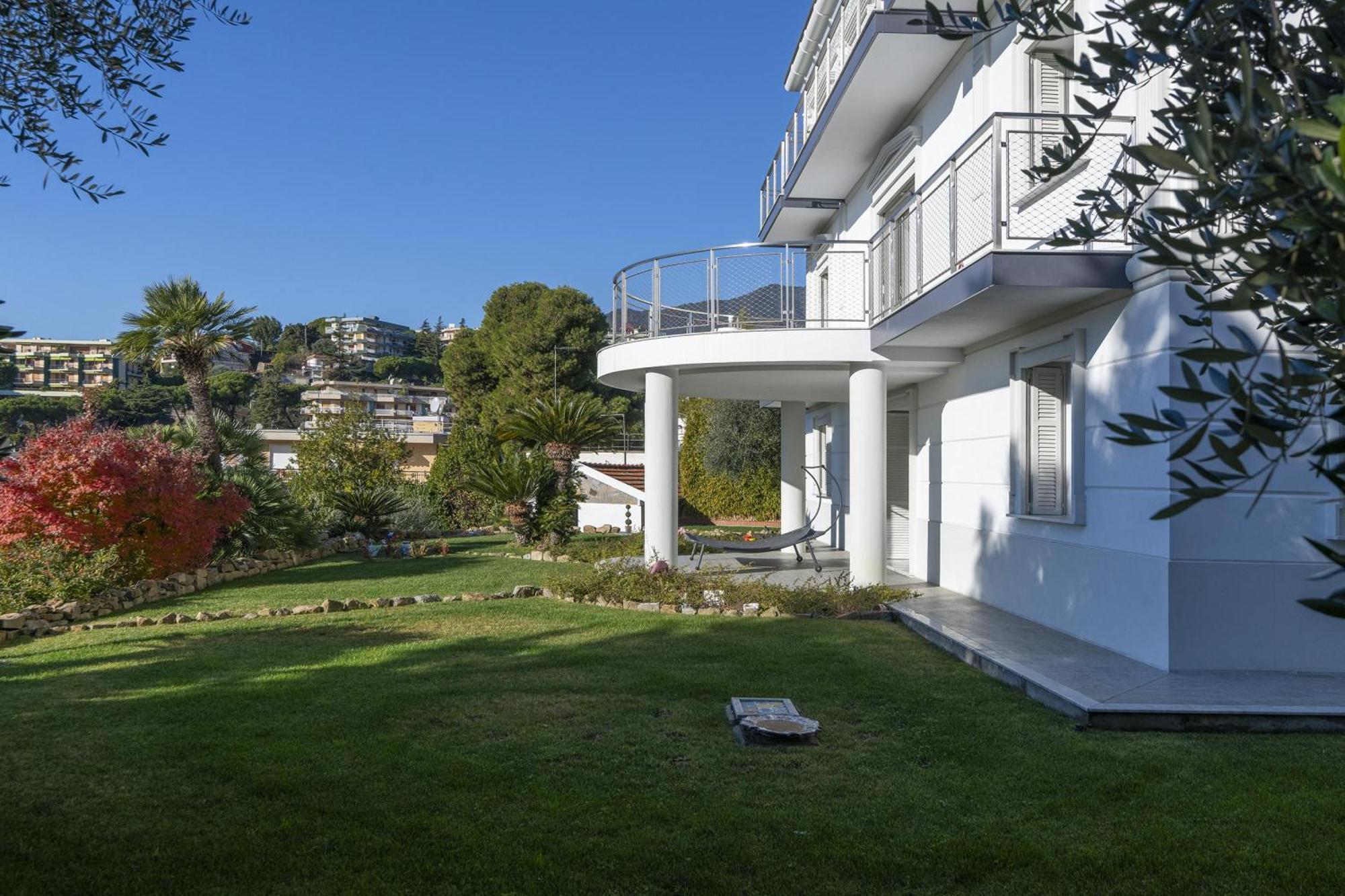 La Lincolnia - With Garden And Seaview - Happy Rentals Sanremo Luaran gambar
